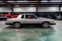 5_1984-Oldsmobile-Hurst Olds-Silver and Black-453022-35.jpg